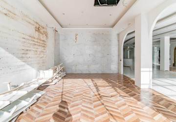 958 Sqm Commercial Building For Rent - BKK1, Phnom Penh thumbnail