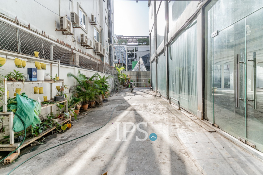 958 Sqm Commercial Building For Rent - BKK1, Phnom Penh