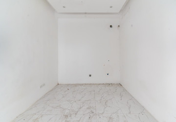 958 Sqm Commercial Building For Rent - BKK1, Phnom Penh thumbnail