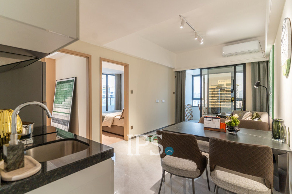 2 Bedroom Condo For Sale - Le Conde, BKK1, Phnom Penh - Image 4