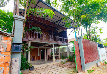 2 Bedroom Wooden House For Rent - Slor Kram, Siem Reap thumbnail