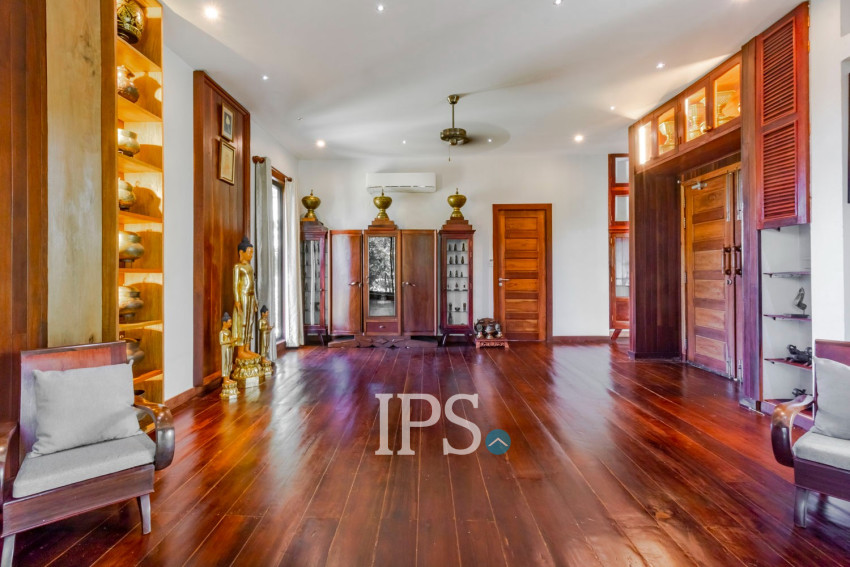 3 Bedroom Villa For Sale - Kandaek, Prasat Bakong, Siem Reap