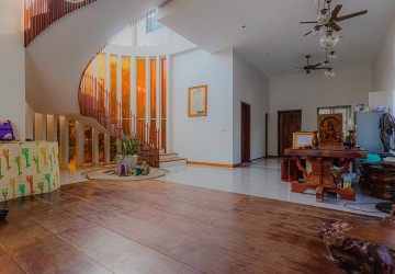 4 Bedroom Villa For Sale - Sala Kamreuk, Siem Reap thumbnail