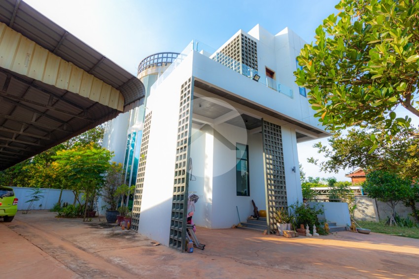 4 Bedroom Villa For Sale - Sala Kamreuk, Siem Reap