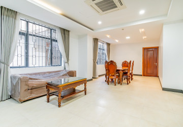 3 Bedroom Apartment For Rent - Tonle Bassac, Phnom Penh thumbnail