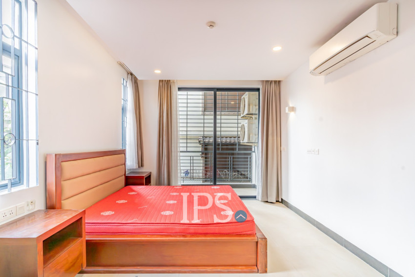 3 Bedroom Apartment For Rent - Tonle Bassac, Phnom Penh