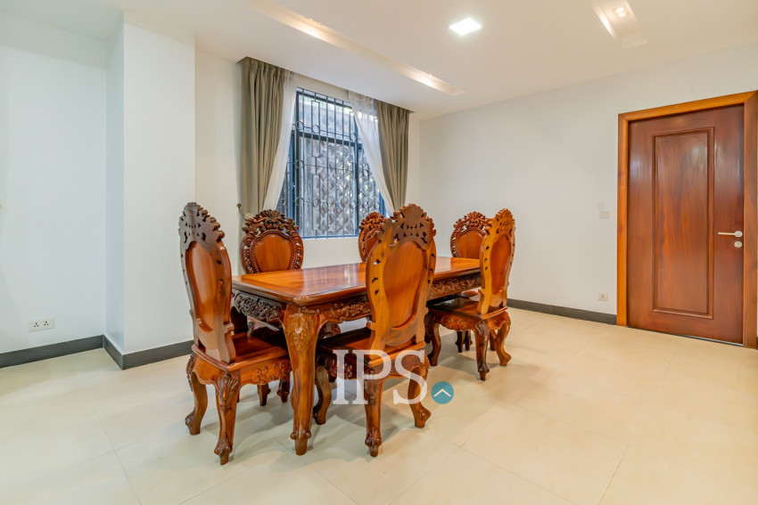 3 Bedroom Apartment For Rent - Tonle Bassac, Phnom Penh