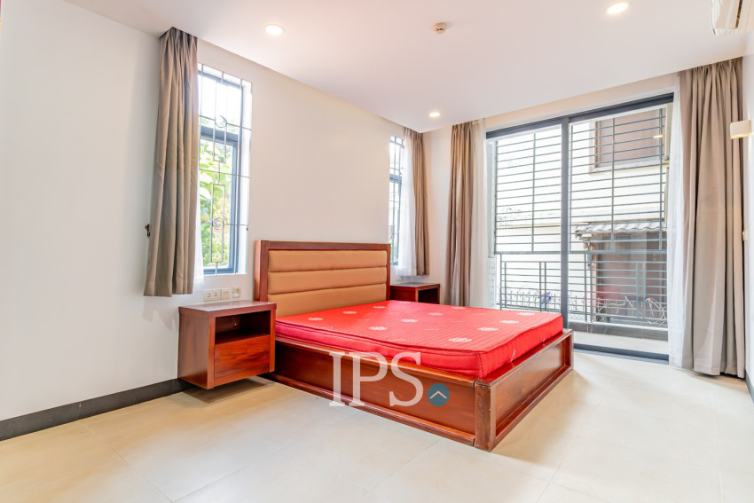 3 Bedroom Apartment For Rent - Tonle Bassac, Phnom Penh