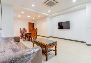 3 Bedroom Apartment For Rent - Tonle Bassac, Phnom Penh thumbnail