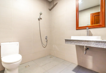 3 Bedroom Apartment For Rent - Tonle Bassac, Phnom Penh thumbnail