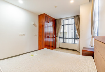 3 Bedroom Apartment For Rent - Tonle Bassac, Phnom Penh thumbnail