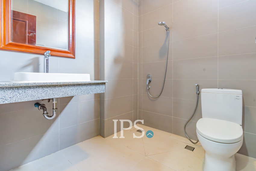 3 Bedroom Apartment For Rent - Tonle Bassac, Phnom Penh