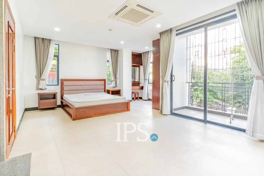 3 Bedroom Apartment For Rent - Tonle Bassac, Phnom Penh