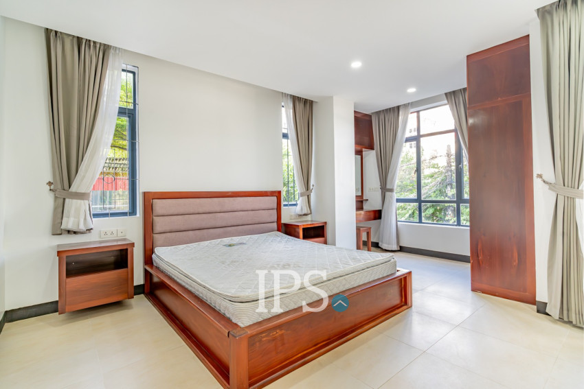3 Bedroom Apartment For Rent - Tonle Bassac, Phnom Penh