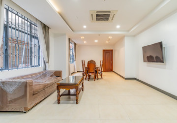 3 Bedroom Apartment For Rent - Tonle Bassac, Phnom Penh thumbnail