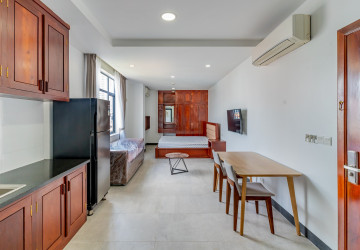 38 Sqm Studio Apartment For Rent - Tonle Bassac, Phnom Penh thumbnail