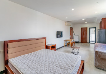 38 Sqm Studio Apartment For Rent - Tonle Bassac, Phnom Penh thumbnail