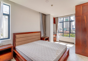 1 Bedroom Apartment For Rent - Tonle Bassac, Phnom Penh thumbnail