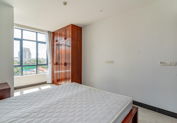 1 Bedroom Apartment For Rent - Tonle Bassac, Phnom Penh thumbnail