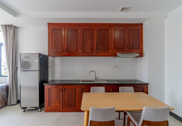 1 Bedroom Apartment For Rent - Tonle Bassac, Phnom Penh thumbnail