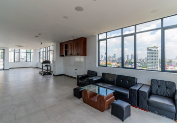 1 Bedroom Apartment For Rent - Tonle Bassac, Phnom Penh thumbnail