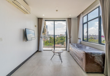 1 Bedroom Apartment For Rent - Tonle Bassac, Phnom Penh thumbnail