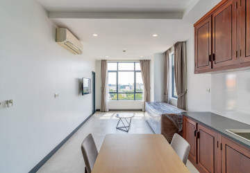 2 Bedroom Apartment For Rent - Tonle Bassac, Phnom Penh thumbnail