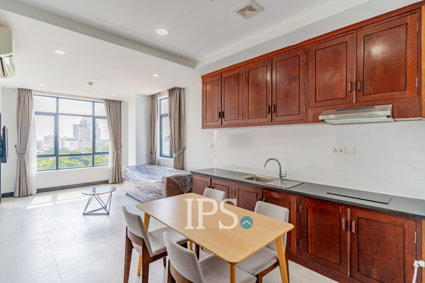2 Bedroom Apartment For Rent - Tonle Bassac, Phnom Penh