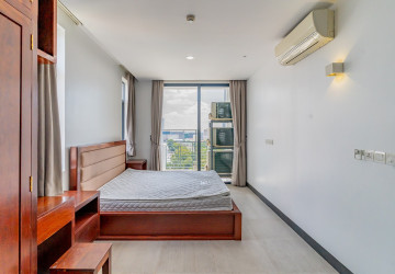2 Bedroom Apartment For Rent - Tonle Bassac, Phnom Penh thumbnail