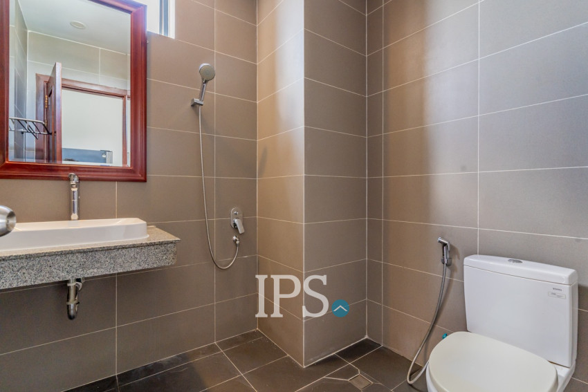 2 Bedroom Apartment For Rent - Tonle Bassac, Phnom Penh