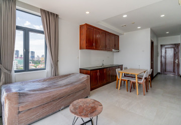 2 Bedroom Apartment For Rent - Tonle Bassac, Phnom Penh thumbnail