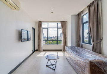 2 Bedroom Apartment For Rent - Tonle Bassac, Phnom Penh thumbnail