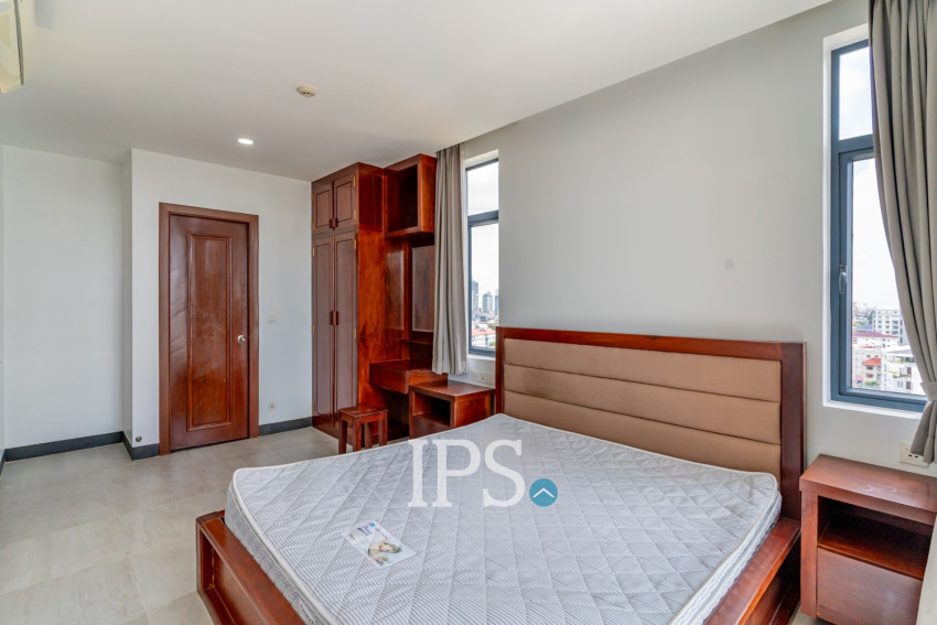 2 Bedroom Apartment For Rent - Tonle Bassac, Phnom Penh
