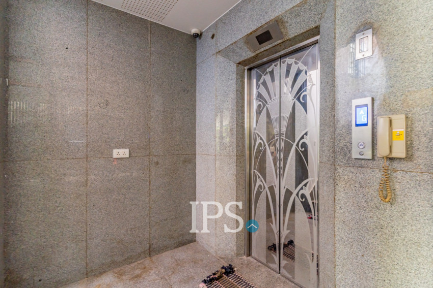 2 Bedroom Apartment For Rent - Tonle Bassac, Phnom Penh