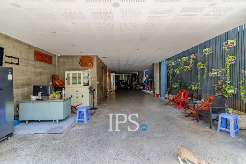 2 Bedroom Apartment For Rent - Tonle Bassac, Phnom Penh