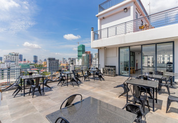 2 Bedroom Apartment For Rent - Tonle Bassac, Phnom Penh thumbnail