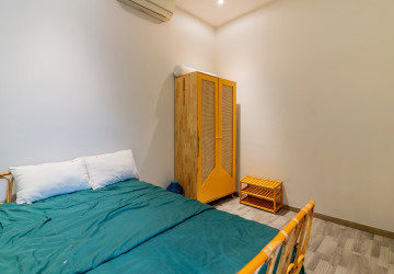 Renovated 3 Bedroom Apartment For Rent - Beoung Raing, Phnom Penh thumbnail