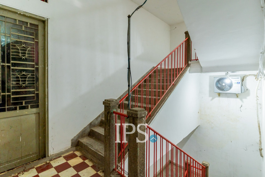 Renovated 3 Bedroom Apartment For Rent - Beoung Raing, Phnom Penh