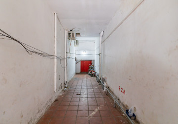 Renovated 3 Bedroom Apartment For Rent - Beoung Raing, Phnom Penh thumbnail