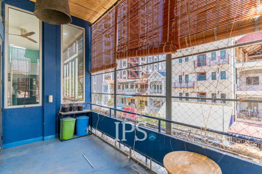 Renovated 3 Bedroom Apartment For Rent - Beoung Raing, Phnom Penh