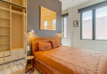 Renovated 3 Bedroom Apartment For Rent - Beoung Raing, Phnom Penh thumbnail