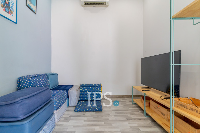 Renovated 3 Bedroom Apartment For Rent - Beoung Raing, Phnom Penh