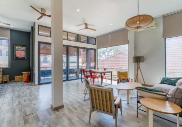 Renovated 3 Bedroom Apartment For Rent - Beoung Raing, Phnom Penh thumbnail