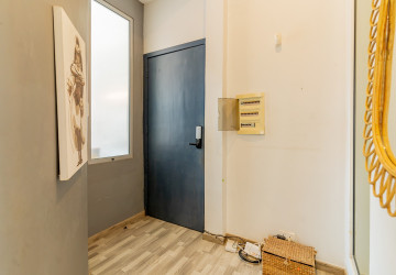 Renovated 3 Bedroom Apartment For Rent - Beoung Raing, Phnom Penh thumbnail