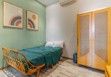 Renovated 3 Bedroom Apartment For Rent - Beoung Raing, Phnom Penh thumbnail