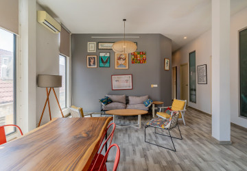 Renovated 3 Bedroom Apartment For Rent - Beoung Raing, Phnom Penh thumbnail