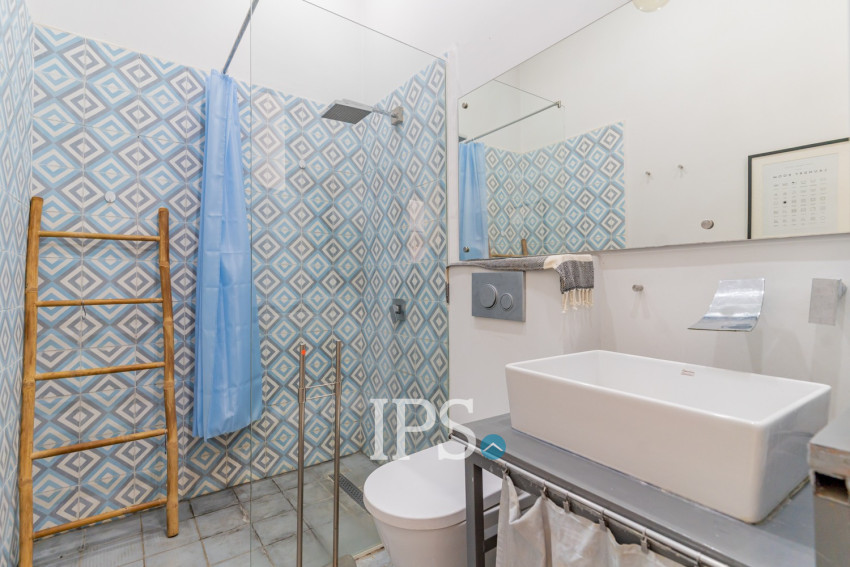 Renovated 3 Bedroom Apartment For Rent - Beoung Raing, Phnom Penh