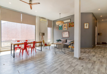 Renovated 3 Bedroom Apartment For Rent - Beoung Raing, Phnom Penh thumbnail