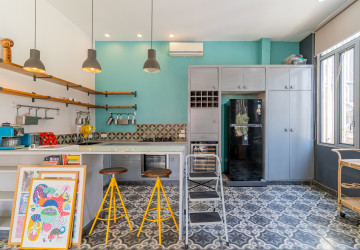 Renovated 3 Bedroom Apartment For Rent - Beoung Raing, Phnom Penh thumbnail