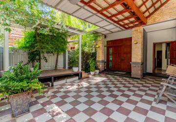 3 Bedroom Villa For Rent - Bassac Garden City, Tonle Bassac, Phnom Penh thumbnail